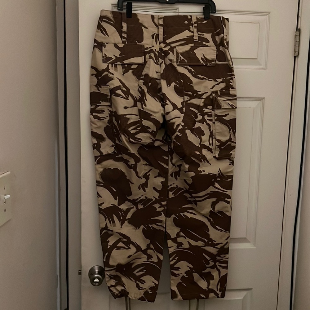 Stylish brown and tan Army fatigues pants size 48 excellent condition